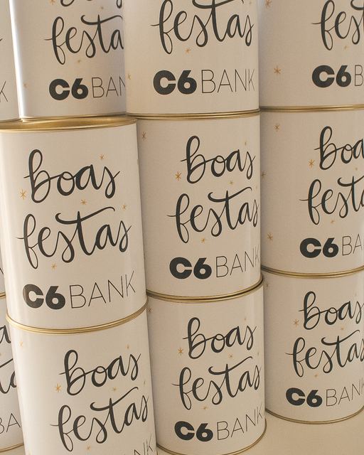 Latas de boas festas personalizadas C6 Bank