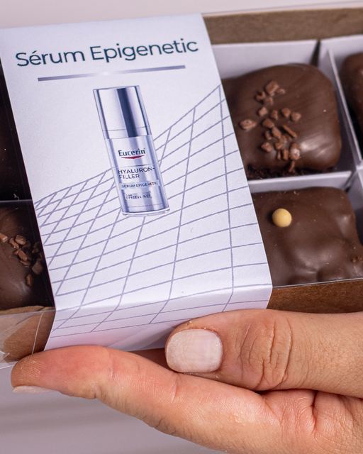 Caixa de seis brownies com cinta Eucerin Sérum Epigenetic